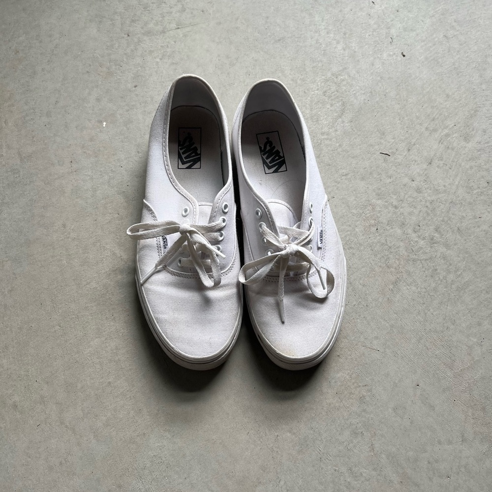 Vans White Mens 9.5. Rarley worn